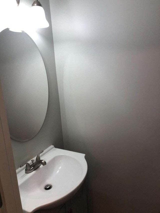 1402 N Ave NE, Grand Rapids, MI 49505 - bathroom featuring a sink