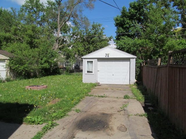 18478 Fox, Redford, MI 48240 - detached garage featuring concrete driveway