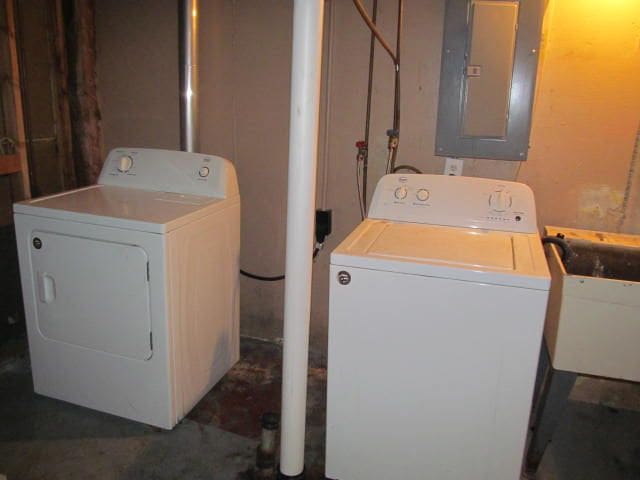 18478 Fox, Redford, MI 48240 - laundry area featuring electric panel and washing machine and clothes dryer