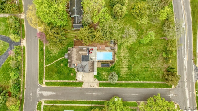 608 Budlong St, Adrian, MI 49221 - aerial view of a pool