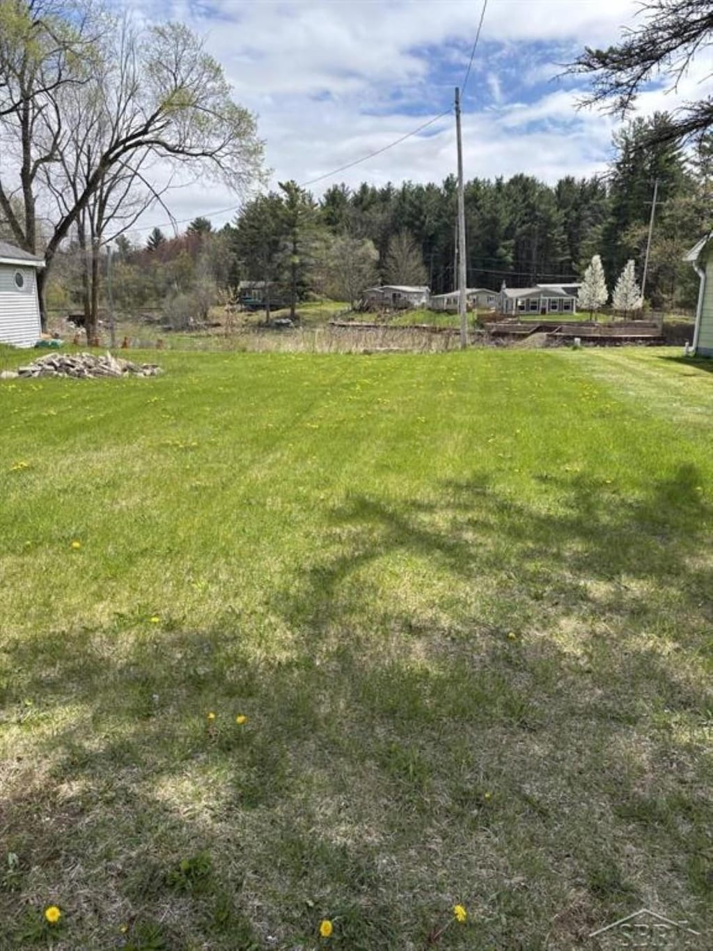 4025 Cobblestone Ct, Beaverton, MI 48612