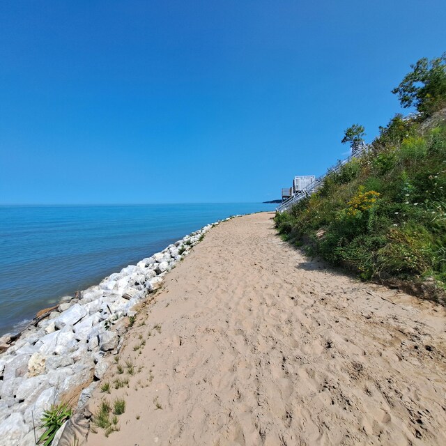 7251 E Beach Dr, South Haven, MI 49090 - water view