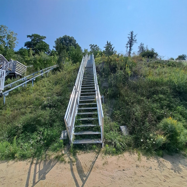 7251 E Beach Dr, South Haven, MI 49090 - view of home's community with stairs