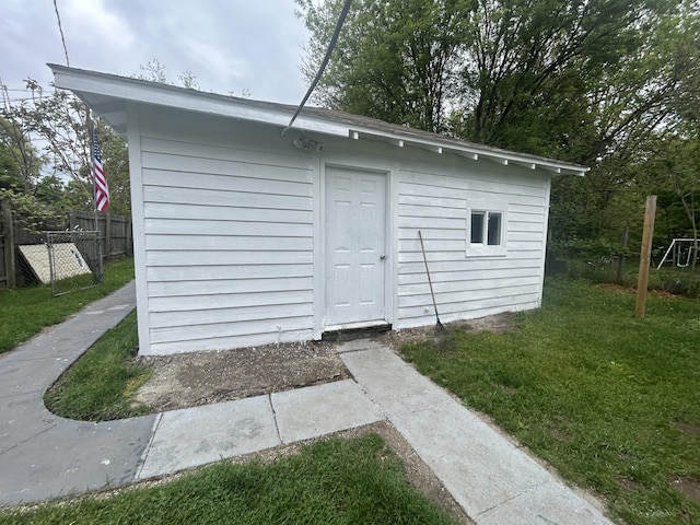 172 Goguac St W, Battle Creek, MI 49015 - view of outbuilding with an outbuilding