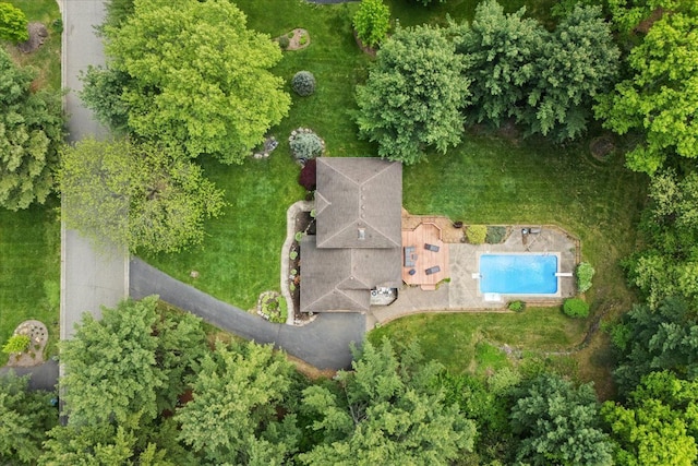 6588 White Pines Dr, Brighton, MI 48116 - aerial view of a pool