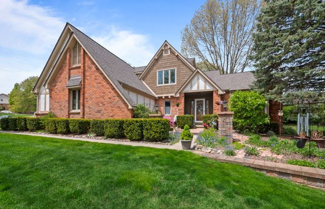 61218 Miriam Dr, Washington, MI 48094 - photo 1