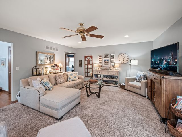 61218 Miriam Dr, Washington, MI 48094 - photo 15