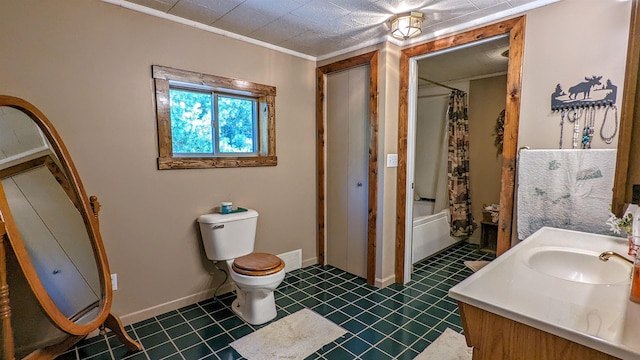 7884 N Saint Helen Rd, Saint Helen, MI 48656 - full bathroom with toilet, shower / bath combination with curtain, vanity, baseboards, and tile patterned flooring