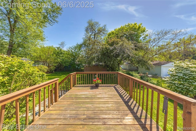 2209 Ridgemont Rd, Grosse Pointe Woods, MI 48236 - wooden terrace featuring a yard