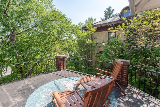 736 Chicago Blvd, Detroit, MI 48202 - view of patio with a balcony