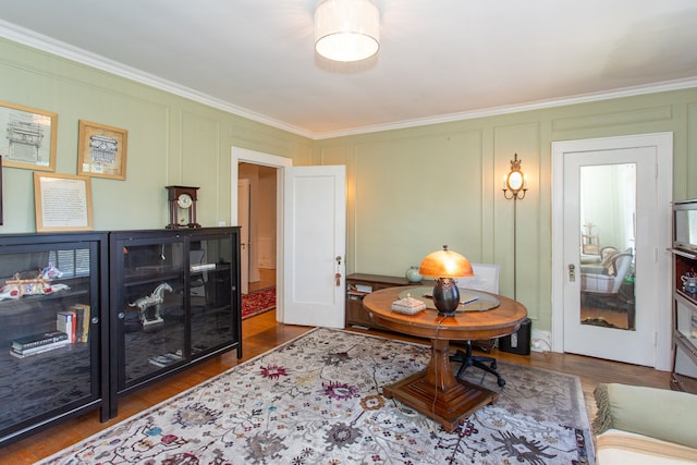736 Chicago Blvd, Detroit, MI 48202 - sitting room featuring ornamental molding, wood finished floors, and a decorative wall