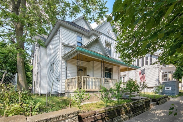 811 Park St SW, Grand Rapids, MI 49504 - victorian house featuring a porch