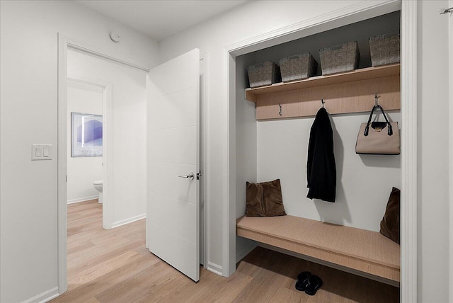 7044 Cascade Rd SE, Grand Rapids, MI 49546 - mudroom featuring light wood finished floors and baseboards