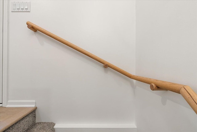 7044 Cascade Rd SE, Grand Rapids, MI 49546 - view of stairs