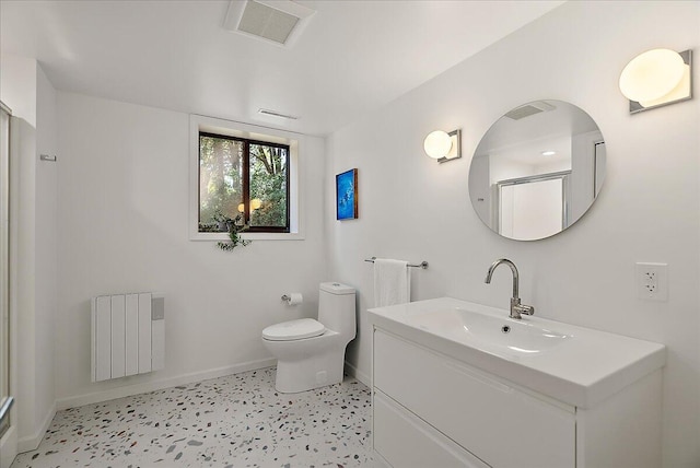 7044 Cascade Rd SE, Grand Rapids, MI 49546 - full bath featuring radiator and vanity