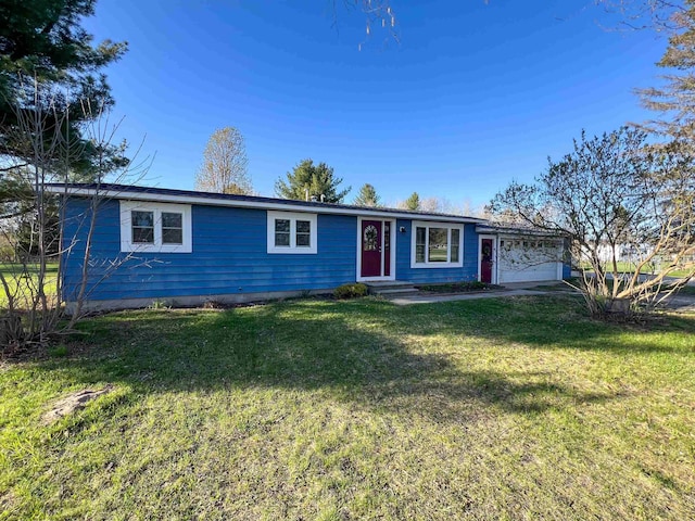 586 Holiday Dr, Bellaire, MI 49615 - photo 1