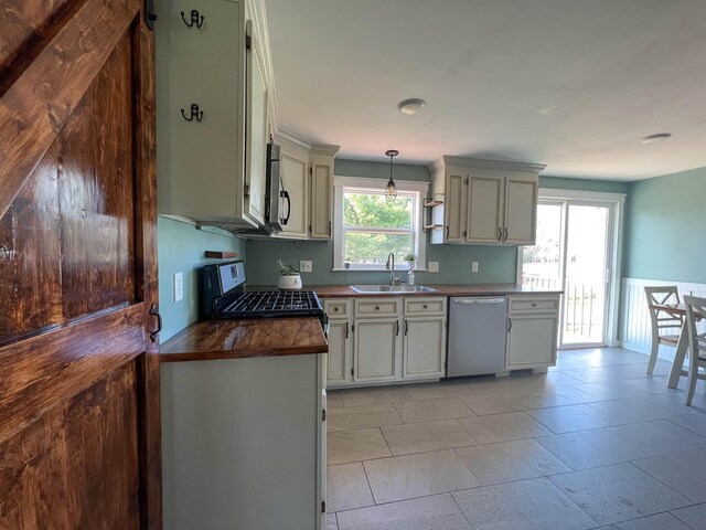586 Holiday Dr, Bellaire, MI 49615 - photo 6