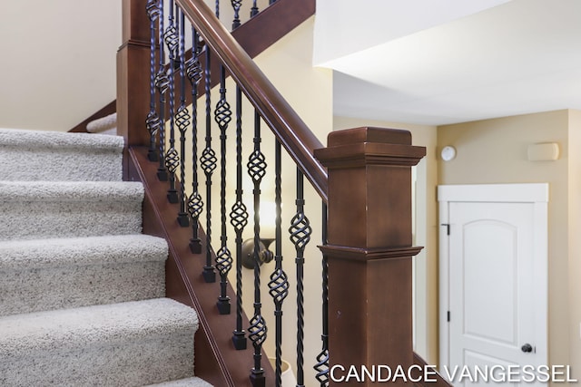2429 Shears Crossing Ct NE, Grand Rapids, MI 49525 - view of stairway