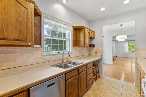 110 N 1st St, Holly, MI 48442 - photo 30