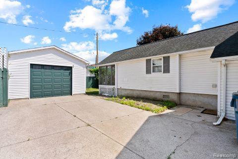 110 N 1st St, Holly, MI 48442 - photo 45