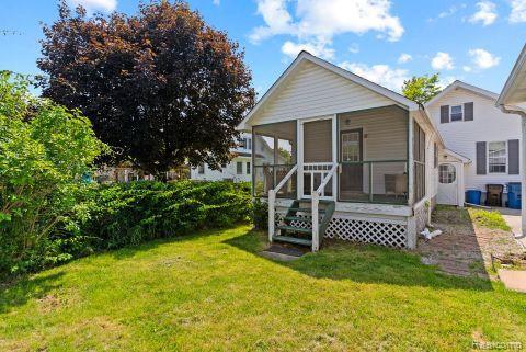 110 N 1st St, Holly, MI 48442 - photo 47