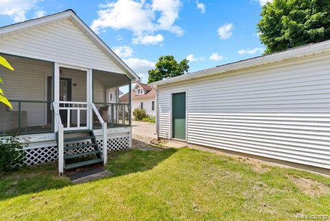 110 N 1st St, Holly, MI 48442 - photo 46
