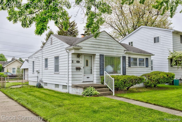 405 Charlevoix St, Clawson, MI 48017 - bungalow-style house featuring a shingled roof