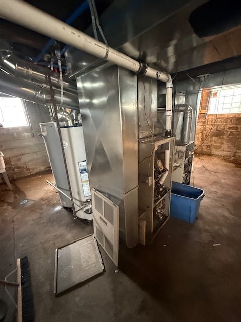 15779 Alden St, Detroit, MI 48238 - utility room with water heater