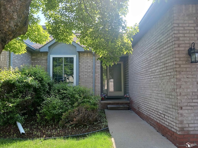 17795 Bobwhite Ct, Brownstown, MI 48192 - entrance to property featuring brick siding