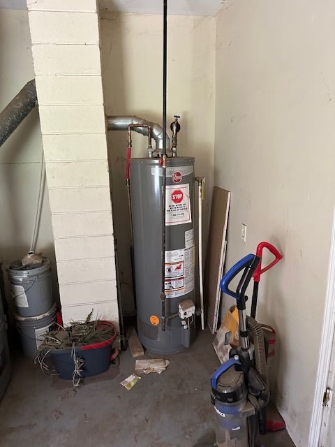 21383 Mada Ave, Southfield, MI 48075 - utility room featuring gas water heater