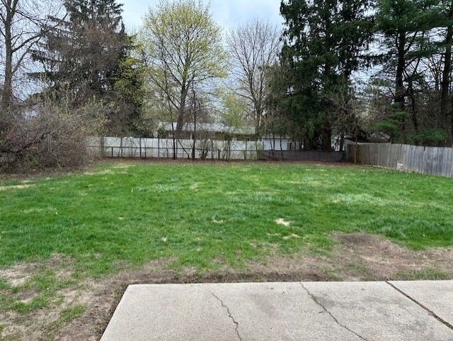 21383 Mada Ave, Southfield, MI 48075 - view of yard