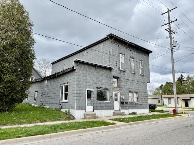 view of front of home with entry steps