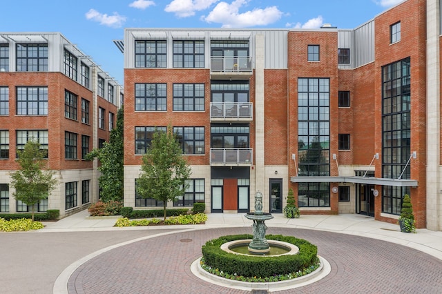 2051 Villa Rd Unit 204, Birmingham, MI 48009 - view of apartment building / complex featuring curved driveway