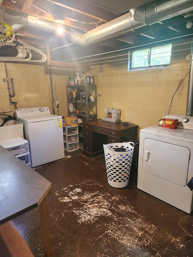 basement with washing machine and dryer