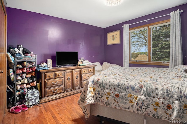 5361 Lin Hill Dr, Swartz Creek, MI 48473 - bedroom featuring wood finished floors
