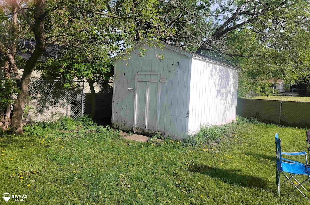 1132 Wisner St, Mount Morris, MI 48458 - view of shed