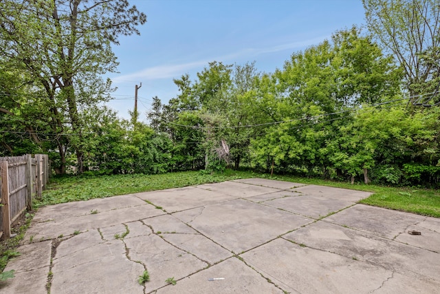 9035 Braile St, Detroit, MI 48228 - view of patio featuring fence
