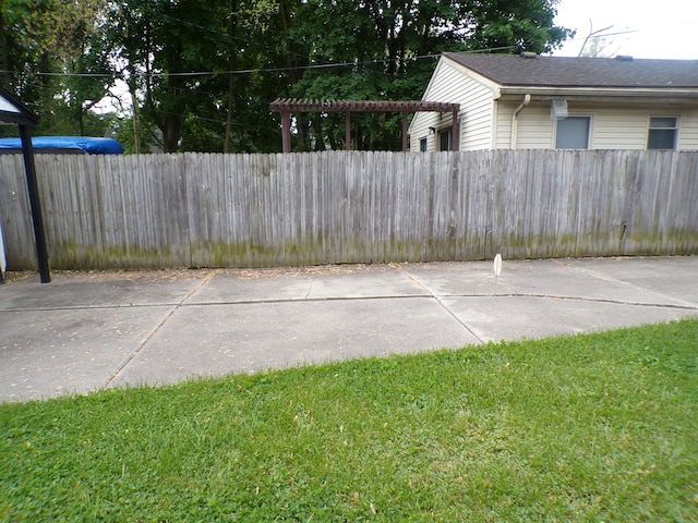 9546 Westwood St, Detroit, MI 48228 - view of patio / terrace