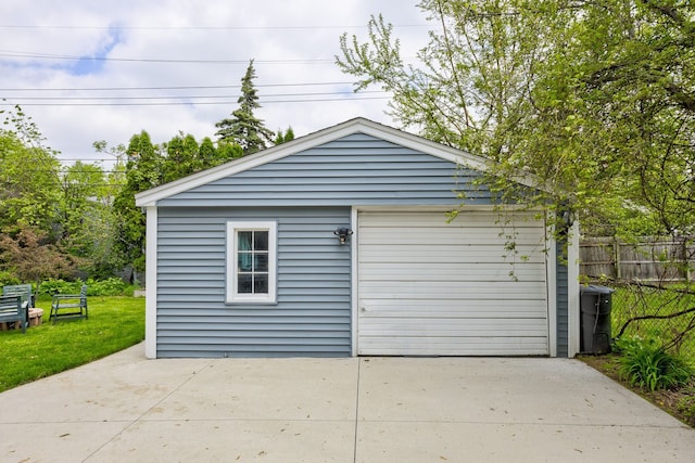 2230 Princeton Rd, Berkley, MI 48072 - detached garage with driveway