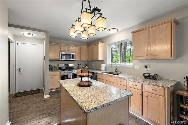 457 Cove View Dr, Waterford, MI 48327 - kitchen featuring appliances with stainless steel finishes, a sink, light brown cabinetry, and dark wood-style flooring