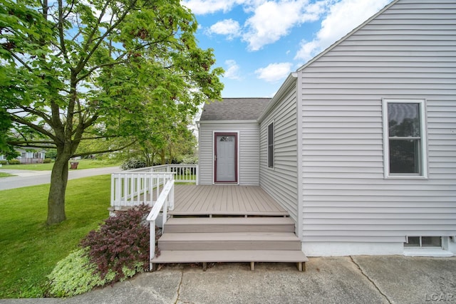 1107 Sunset Dr, Tecumseh, MI 49286 - wooden deck with a yard