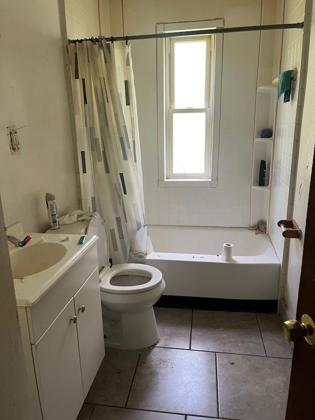 19470 Forrer St, Detroit, MI 48235 - full bath with tile patterned flooring, shower / bath combo, toilet, and vanity