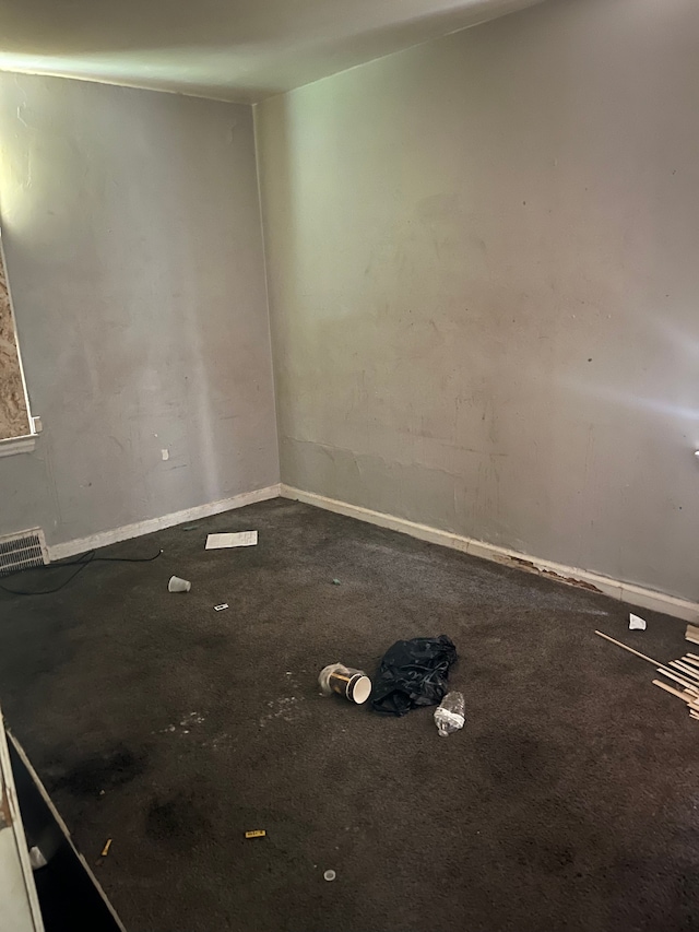 19470 Forrer St, Detroit, MI 48235 - empty room with baseboards