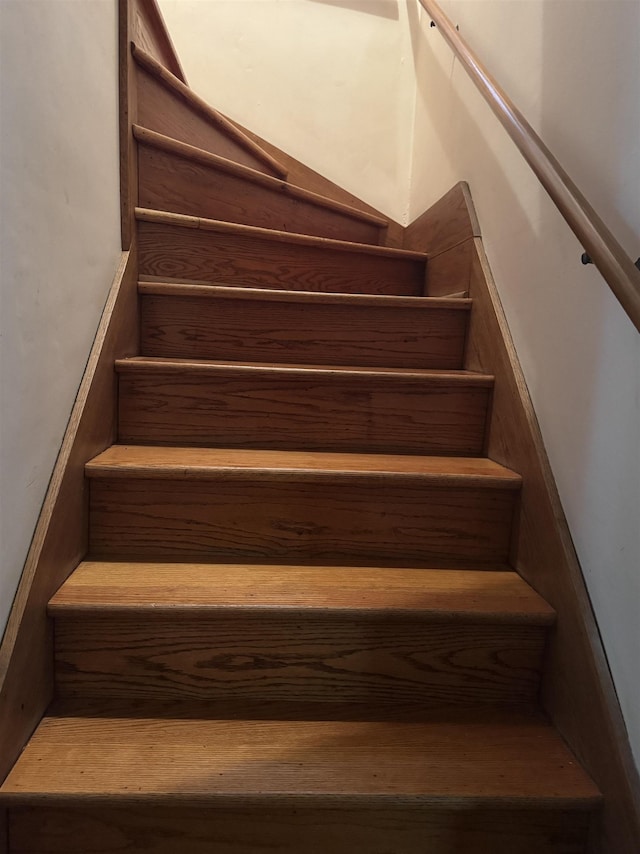 1627 S M-52 Hwy, Owosso, MI 48867 - view of staircase
