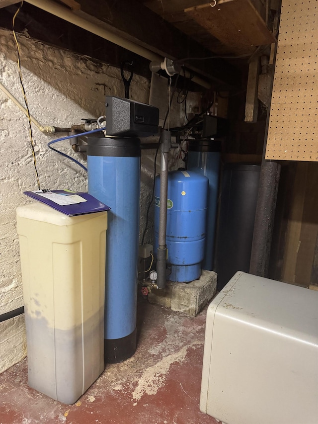 1627 S M-52 Hwy, Owosso, MI 48867 - view of utility room