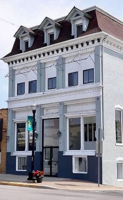 69206 N Main St, Richmond, MI 48062 - view of front of home