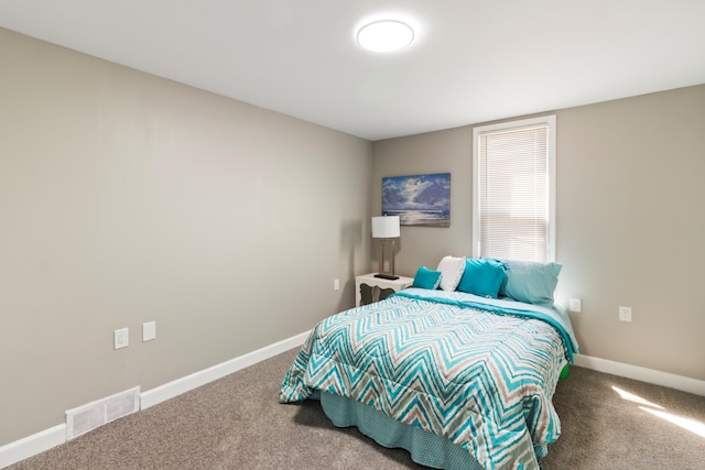 532 Chestnut St, Wyandotte, MI 48192 - carpeted bedroom featuring baseboards