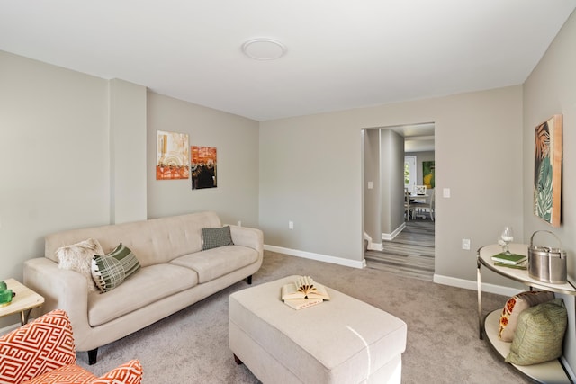 532 Chestnut St, Wyandotte, MI 48192 - carpeted living room with baseboards