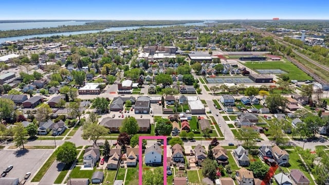 532 Chestnut St, Wyandotte, MI 48192 - aerial view of residential area with a large body of water and property boundaries highlighted