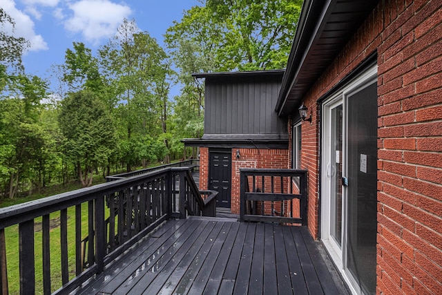 16114 Alpine Dr, Livonia, MI 48154 - view of wooden terrace